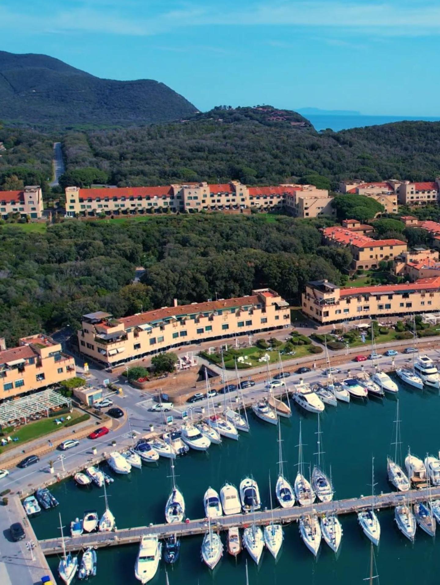 Holiday Homes Marina Apartments Punta Ala Eksteriør billede